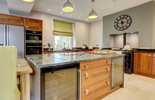 Richmond House | THE FARM HOUSE, pet friendly, luxury holiday cottage in Barton