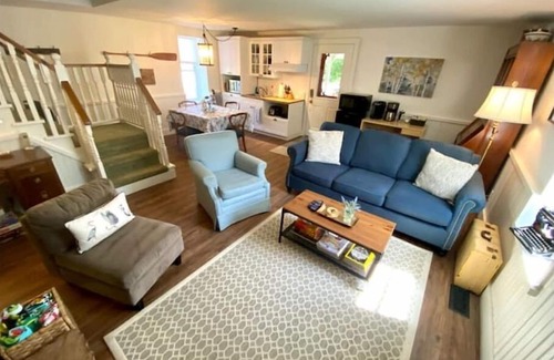 Huntsville House | The Farm on Old North Roadn200 Consecutive 5-star Reviews on Airbnb