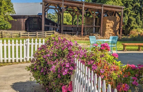 Sequim House | The Farmhouse Cozy 4 Bedroom Escape with Hot Tub