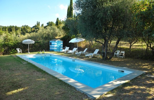 Londa House | The Farmhouse of Caiano between nature, culture and swimming pool