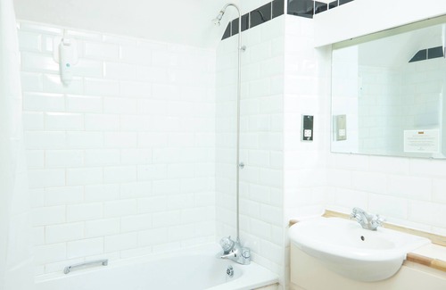 Markfield Hotel | The Fieldhead Hotel by Greene King Inns