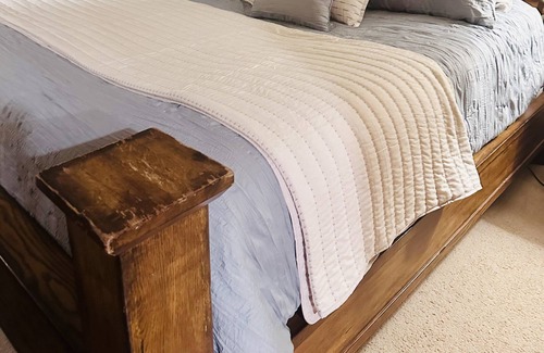 Winhall Cabin | The Fireside Lodge - Stratton View, Luxurious and Modern, Sleeps 16