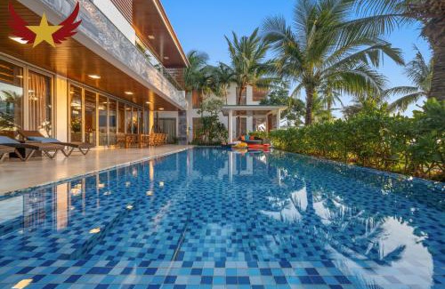 Ngu Hanh Son Villa | The Five Stars Villa 8 Bedrooms Beachfront