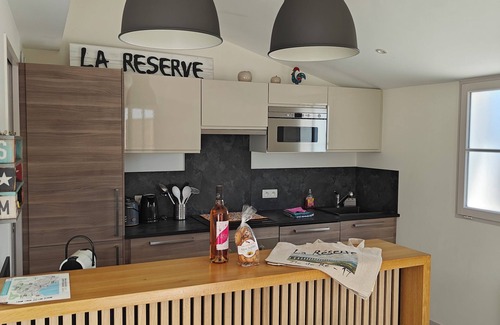 La Flotte House | The Fleet - Arnerault Beach District