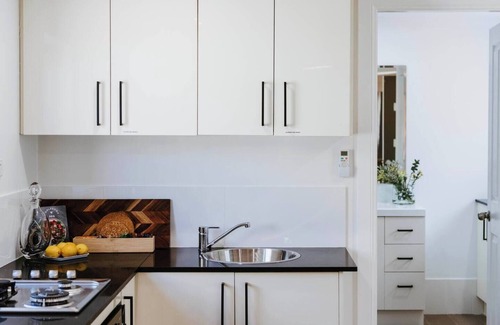 Central Mudgee Cottage | The Fleetwood Best Local Experience for Couples
