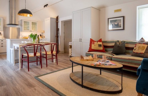 Spelsbury Cottage | The Fold - sleeps 4 guests in 2 bedrooms