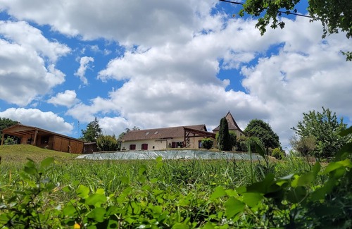 Le Buisson-de-Cadouin House | The former barn, house with swimming pool on 5500 m2 of parkland,