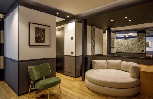 Tor Sapienza Hotel | The Fourth Dimension by Domidea