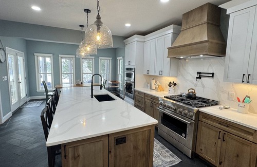 Huddleston House | The Fun Spot 2 -Tranquil Home and Dock; Stunning Views of the Lake & Mtn- Enjoy!
