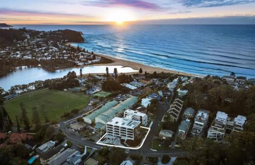 Avoca Beach Apartment | The Gallery by Coast Hosting