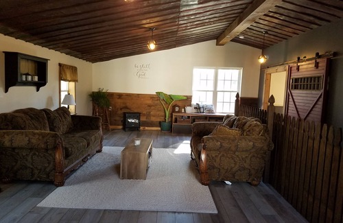 Elm House | The Garage B & B -Lititz