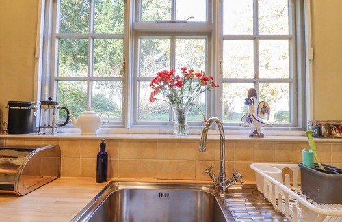 Hadleigh Apartment | The Garden Flat at Holbecks House, HADLEIGH