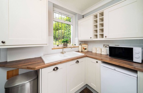 Dundee Ski Chalet | The Gate Lodge - Modern & Period, Combined