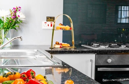 Chester Apartment | The Gathering Chester 1 Sleeps 14 Very Close to City Centre