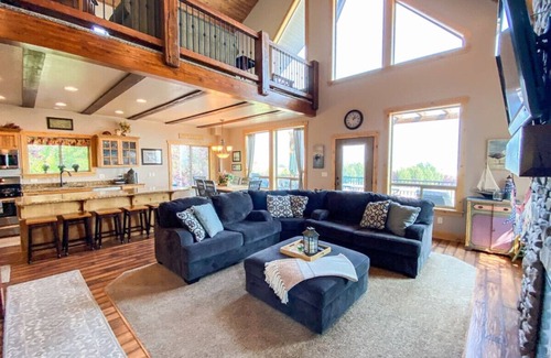 Fish Haven Cabin | The Gathering Place in The Reserve, beach & pools!