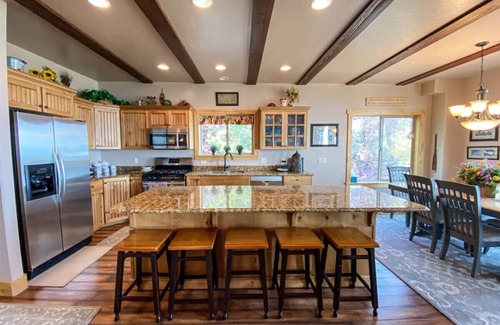 Fish Haven Cabin | The Gathering Place in The Reserve, beach & pools!