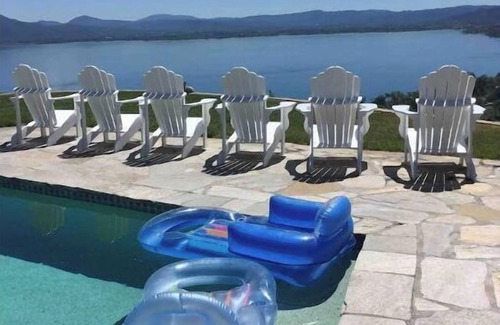 North Lakeport House | The Get-Away: Views from ABOVE the Lake!