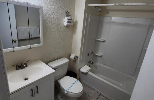 Three Rivers House | The Getaway -6 miles from SNP