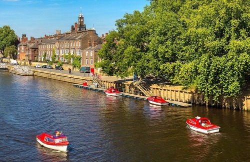 York Apartment | The Gillygate Gathering - Sleeps Up To 16 York City Centre