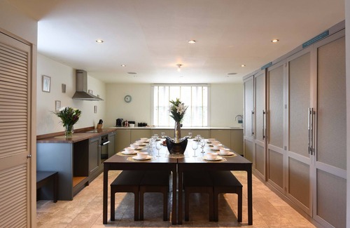 York Apartment | The Gillygate Gathering - Sleeps Up To 16 York City Centre