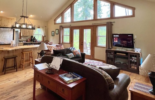 Columbia Falls House | The Glacier Guest House Beautiful Handicap and Family Friendly