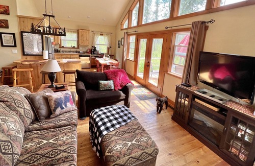 Columbia Falls House | The Glacier Guest House Beautiful Handicap and Family Friendly
