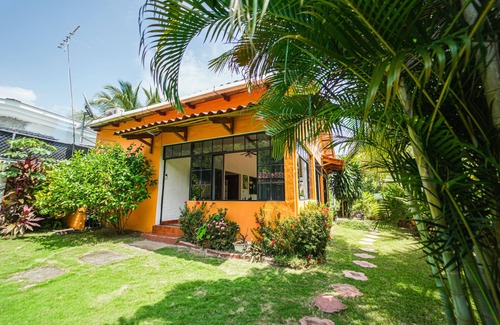 Tamanique House | THE GLASS HOUSE! beautifully decorated beach home in Atami!