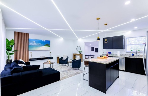 Ives Estates House | The Glowhouse Miami Villa
