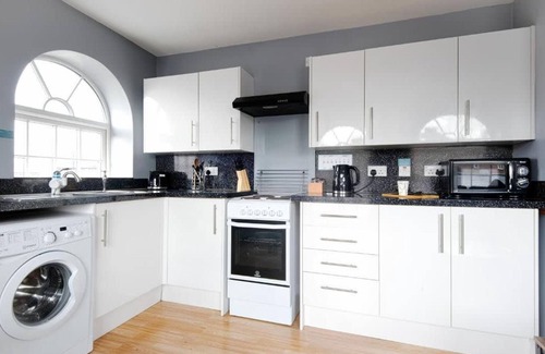 Wrexham Apartment | The Glyndwr - Berwyn House Central Wrexham
