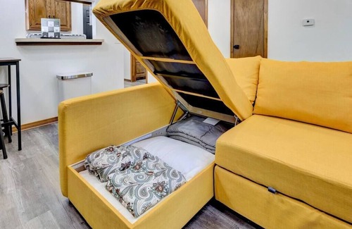 Pittsburg Apartment | The Goldfinch: 2 Bed Townhouse Mins to University