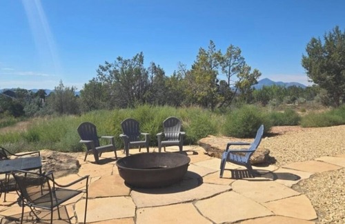 Lewis Cabin | The Goodman Cabin @ Kokopelli Cabins 17 miles to the entrance of Mesa Verde