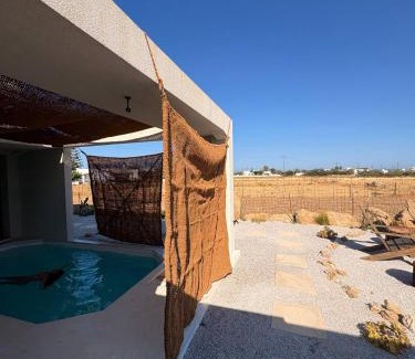 Skiros House | Theta Skyros
