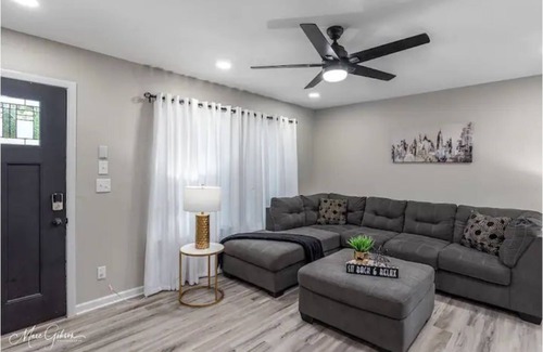 Shreveport House | The Graceful Escape