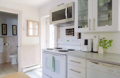 Prince Edward House | The Granary Flat at the Historic Glenora Mill