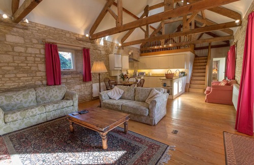 Bourton Cottage | The Granary is in a rural location, perfect for families, couples and pets.