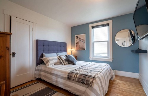 Granby Apartment | The Granby|2 Bedrooms Apt | Lake Front| 10 min Zoo