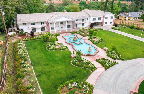 Bakersfield Villa | The Grand Estate nestled along the serene banks of the Kern River