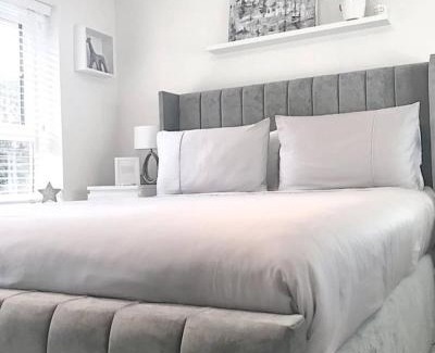 Restalrig Apartment | The Grand Residence, Free Parking, Stadium, Sleeps 8