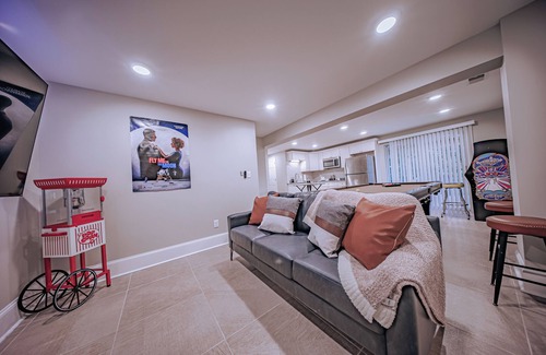 Smyrna House | The Grand Slam - The Battery ATL