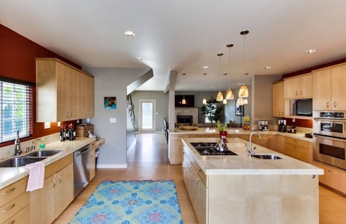 Sunset Cliffs House | The Grande House+Studio: yard+pets+BBQ!