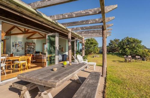 Hahei House | The Grandstand - Hahei Holiday Home