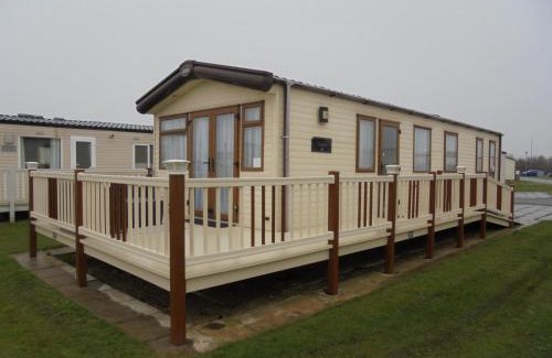 Ingoldmells House | The Grange Ingoldmells: Elan 6 berth, Central Heated, Wrap Around Decking
