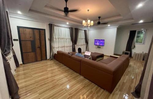 Elmina Bed & Breakfast | THE GREEN CONDO