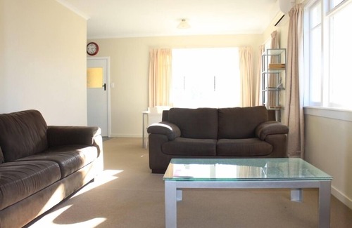 Ashburton House | The Green Gecko - Holiday Home andamp; Apartment