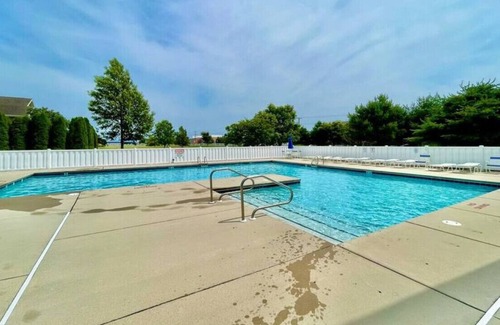 Villages of Five Points Condo | The Green House! 2Bd 2Ba Condo Villages of 5 Pts Pool!