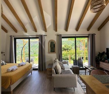 Sao Vicente Ski Chalet | The Green Valley House II
