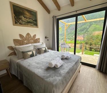 Sao Vicente Ski Chalet | The Green Valley House II