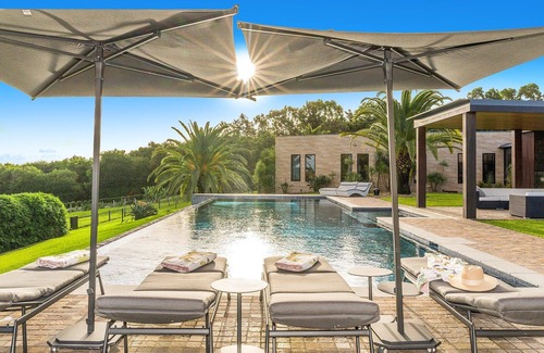 Eureka Villa | The Greenway (With Car Parking)