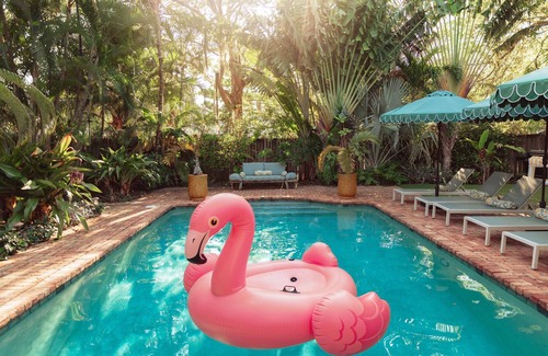 Palm Beach - West Palm Beach Villa | The Grove Club: Palm Beach elegance, heated pool