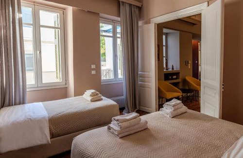 Plaka House | The Hadrian Wall - A Historic Acropolis Villa